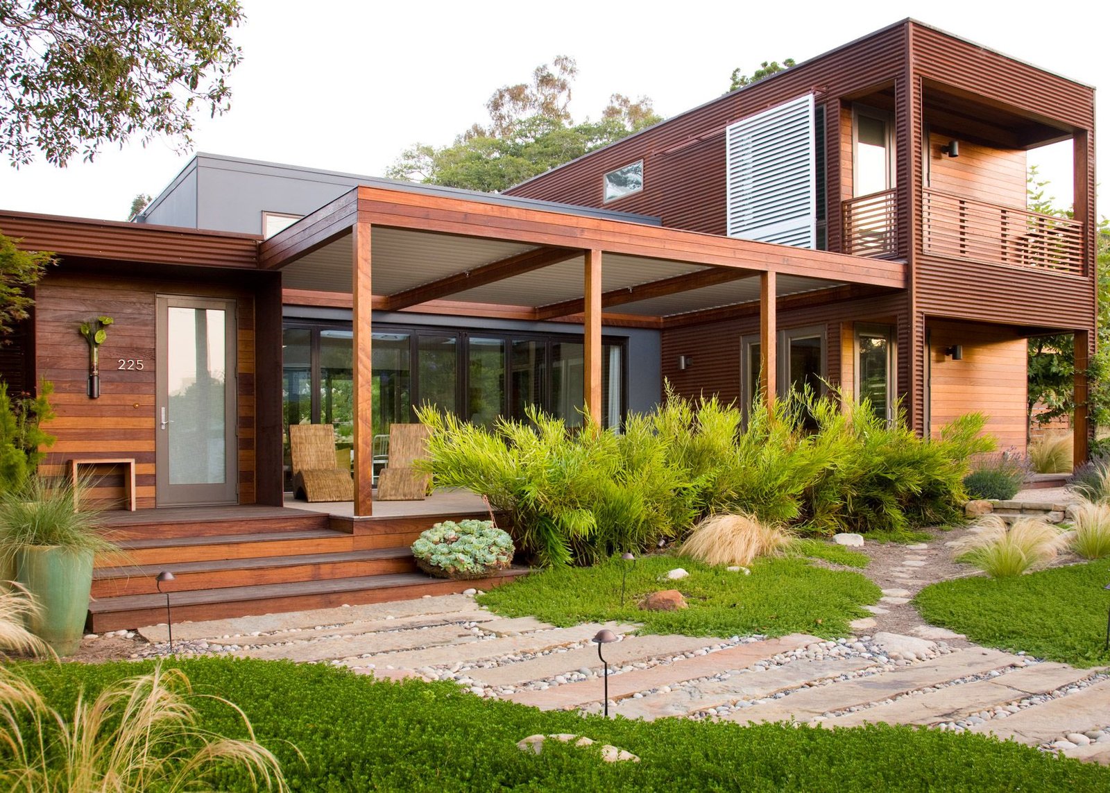 Sustainable Luxury Living: Making Eco-friendly Choices in High-End Real Estate