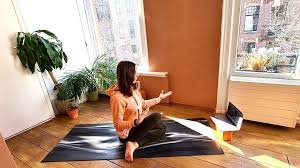 Online Vinyasa Yoga: Bring the Studio Experience to Your Home