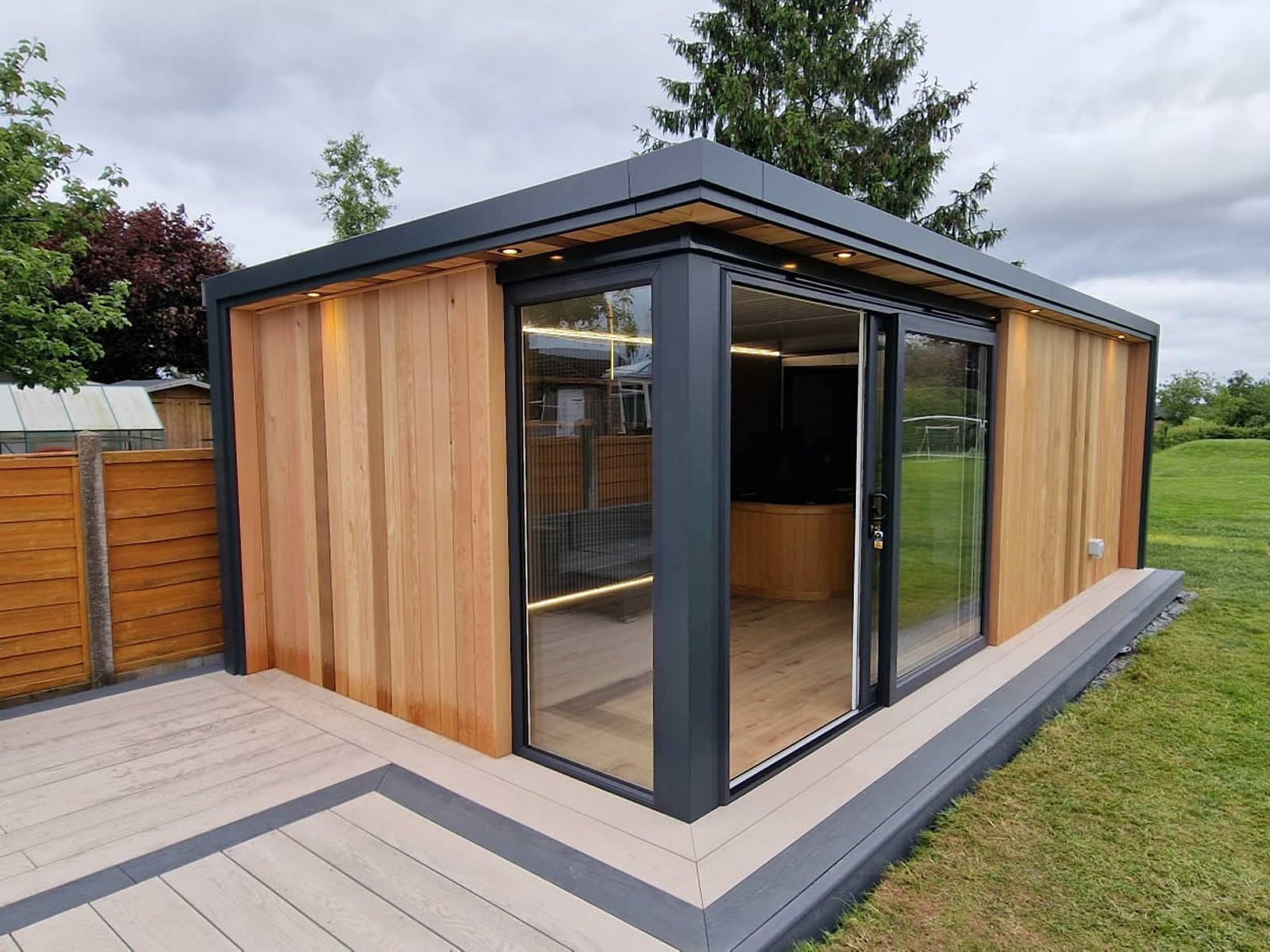 The Benefits of Bespoke Garden Offices a Productive Haven